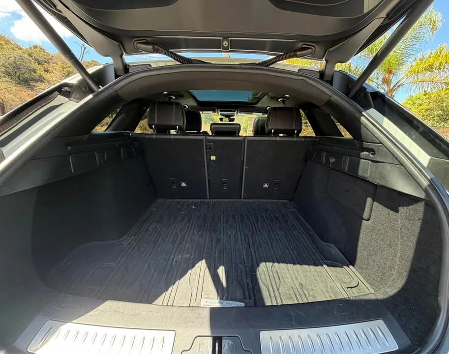 2019 Land Rover Range Rover Velar - Image 13 of 20