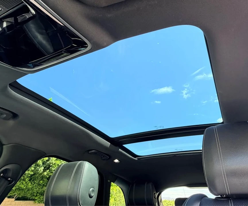 2019 Land Rover Range Rover Velar - Image 10 of 20