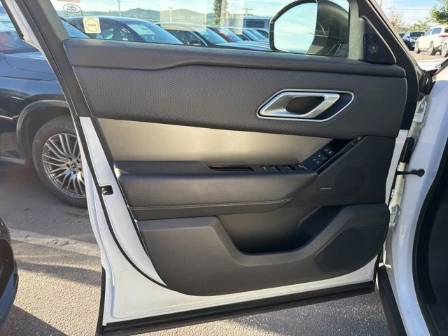2019 Land Rover Range Rover Velar - Image 11 of 15