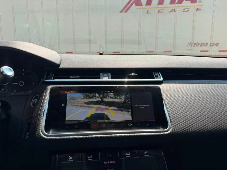 2019 Land Rover Range Rover Velar - Image 16 of 17