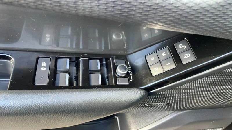 2019 Land Rover Range Rover Velar - Image 15 of 20