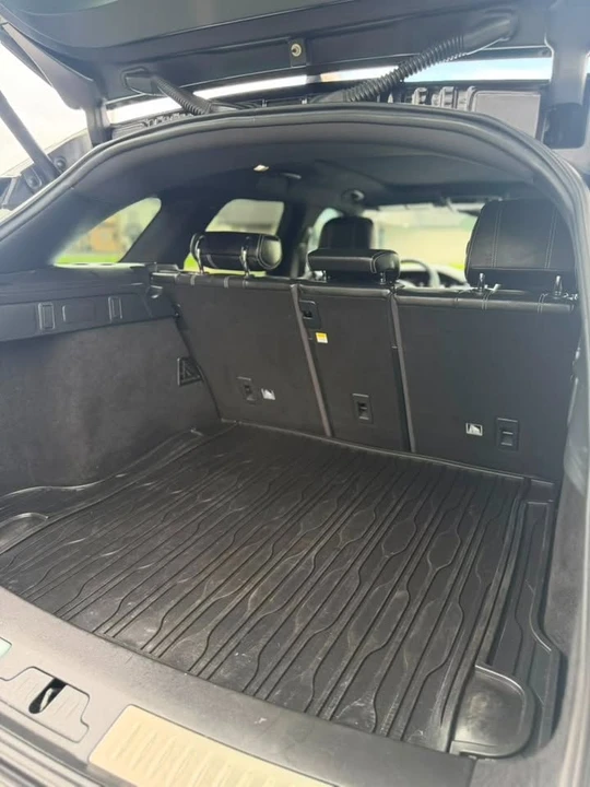 2019 Land Rover Range Rover Velar - Image 6 of 16