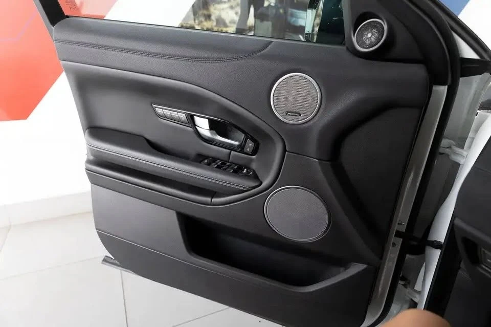2019 Land Rover Range Rover Evoque 2nd Gen - Image 19 of 20