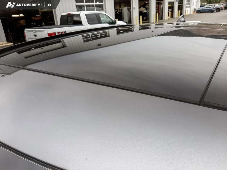 2019 Land Rover Range Rover Velar - Image 14 of 20