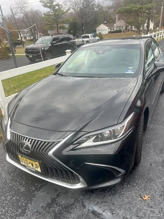 2019 Lexus ES 7th Gen - Image 2 of 9
