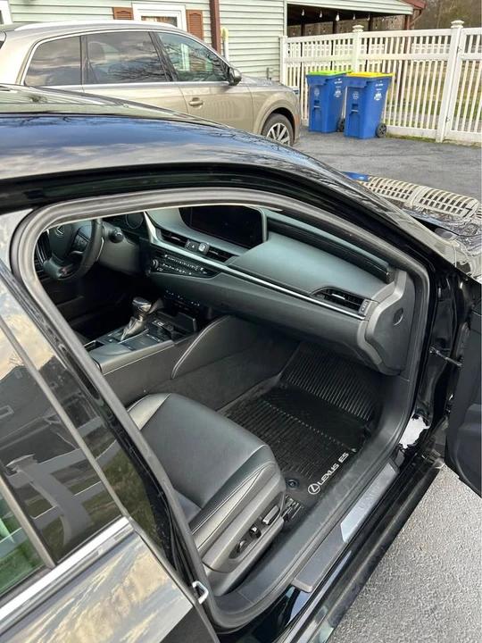 2019 Lexus ES 7th Gen - Image 9 of 9