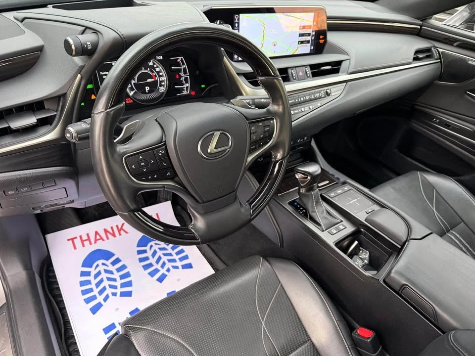 2019 Lexus ES 7th Gen - Image 12 of 20
