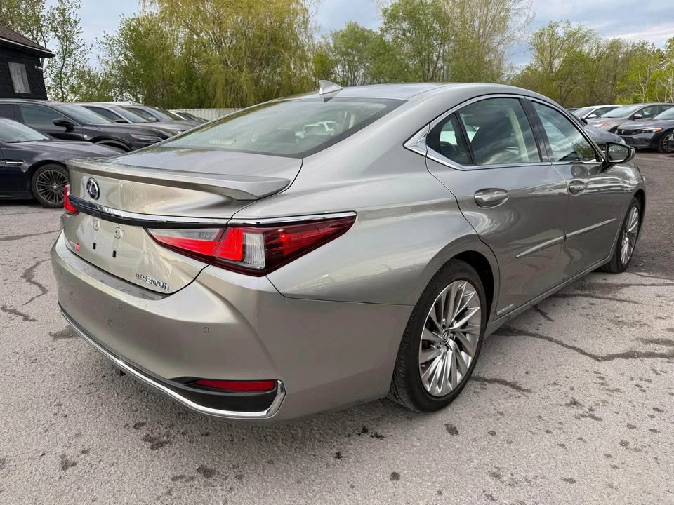 2019 Lexus ES 7th Gen - Image 3 of 20