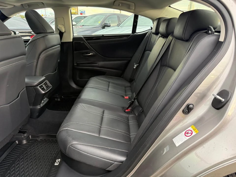 2019 Lexus ES 7th Gen - Image 7 of 20