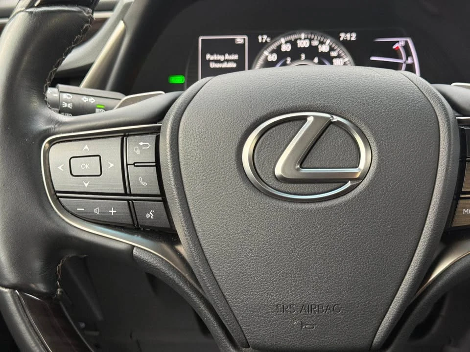 2019 Lexus ES 7th Gen - Image 15 of 20