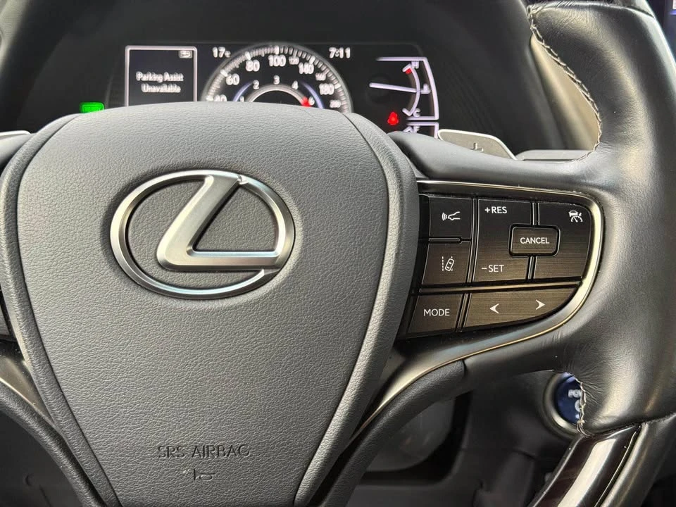 2019 Lexus ES 7th Gen - Image 16 of 20