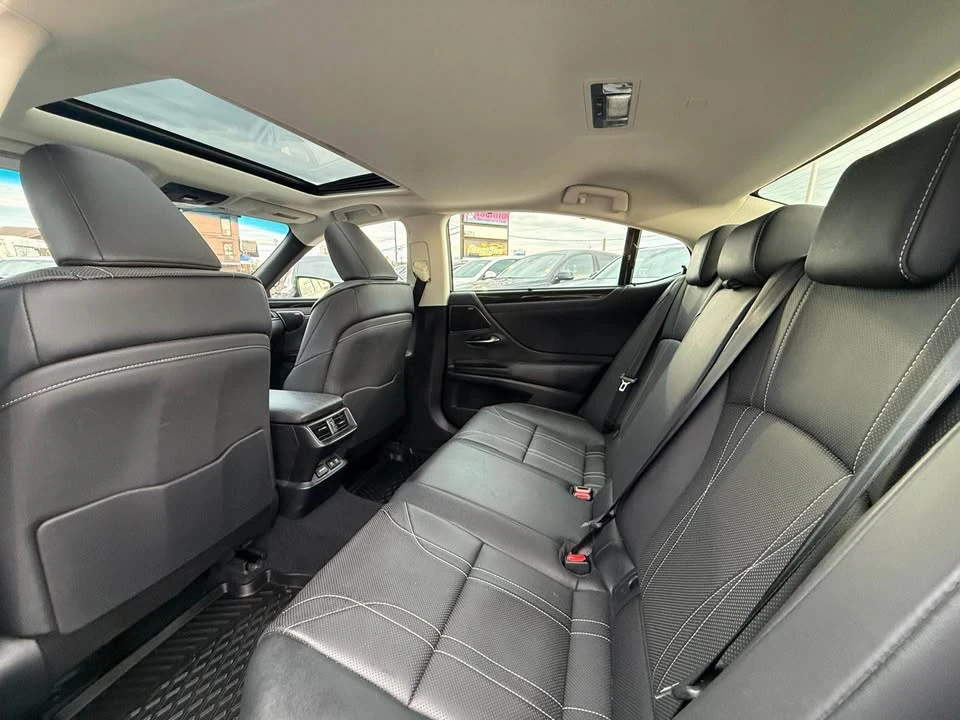 2019 Lexus ES 7th Gen - Image 8 of 20
