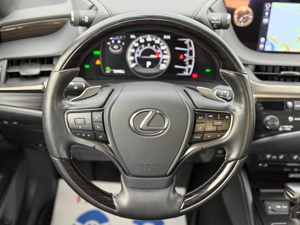 2019 Lexus ES 7th Gen - Image 14 of 20