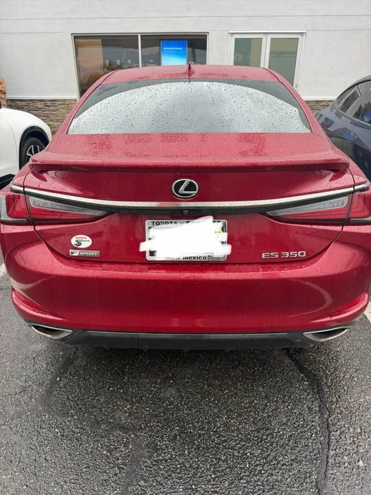 2019 Lexus ES 7th Gen - Image 2 of 5