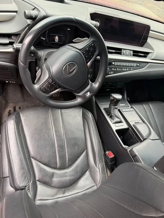 2019 Lexus ES 7th Gen - Image 3 of 5