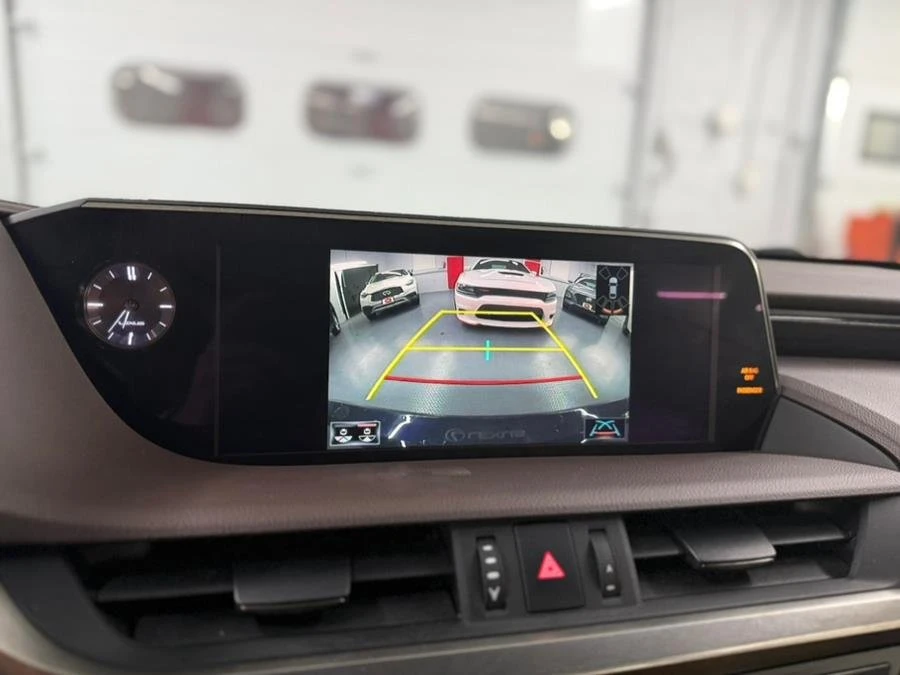 2019 Lexus ES 7th Gen - Image 20 of 20