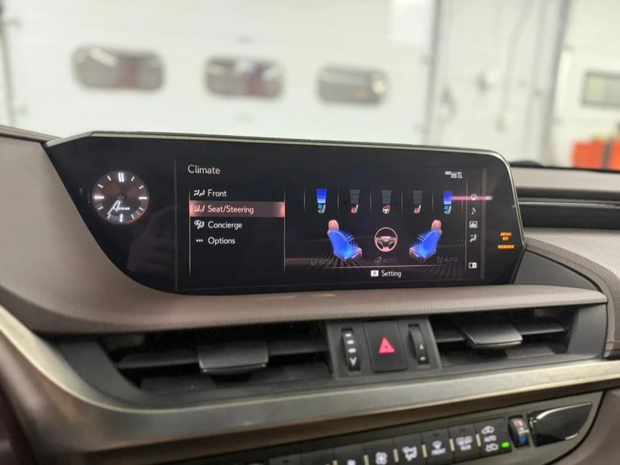 2019 Lexus ES 7th Gen - Image 19 of 20
