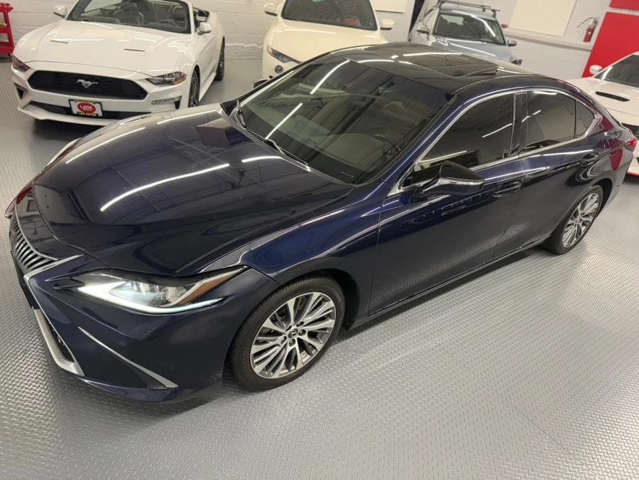 2019 Lexus ES 7th Gen - Image 15 of 20