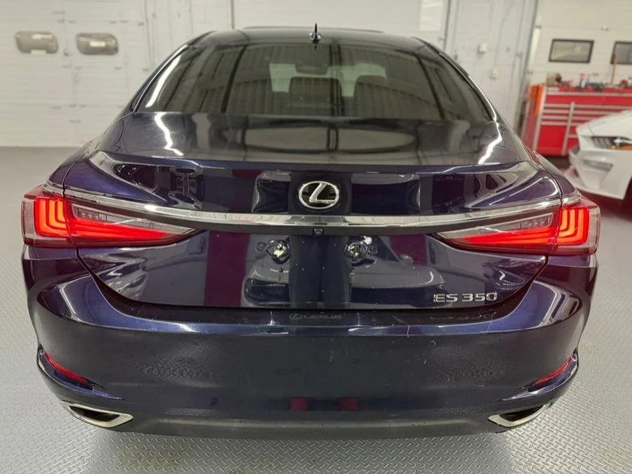 2019 Lexus ES 7th Gen - Image 10 of 20