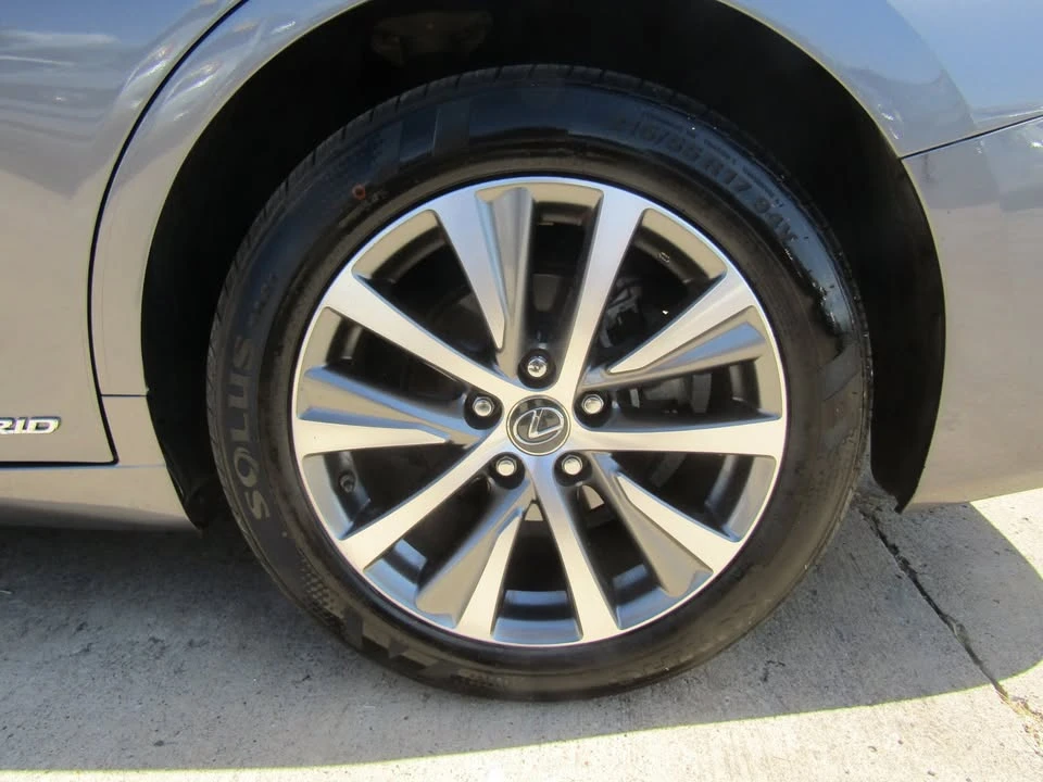 2019 Lexus ES 7th Gen - Image 8 of 19