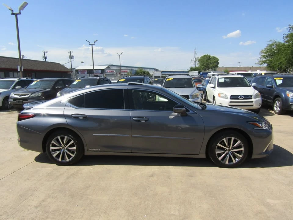 2019 Lexus ES 7th Gen - Image 3 of 19