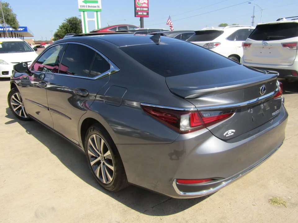 2019 Lexus ES 7th Gen - Image 4 of 19