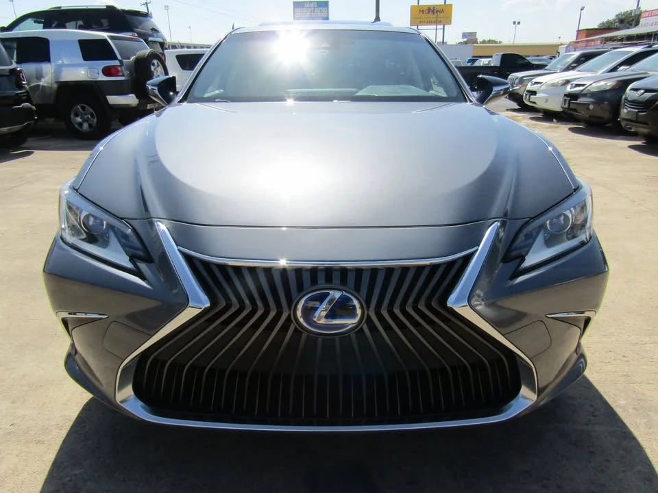 2019 Lexus ES 7th Gen - Image 6 of 19