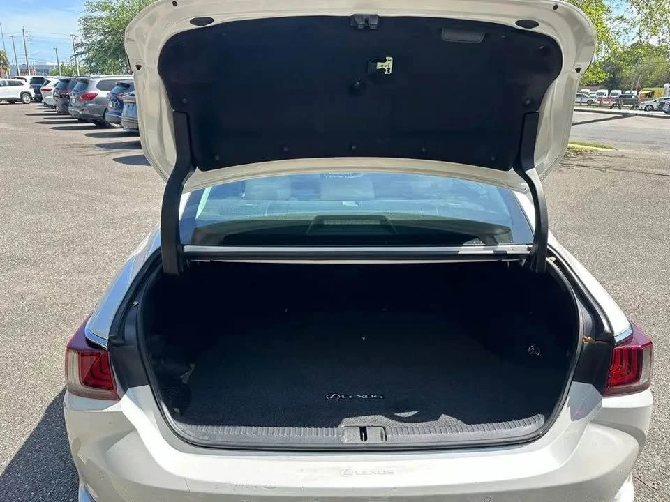 2019 Lexus ES 7th Gen - Image 20 of 20