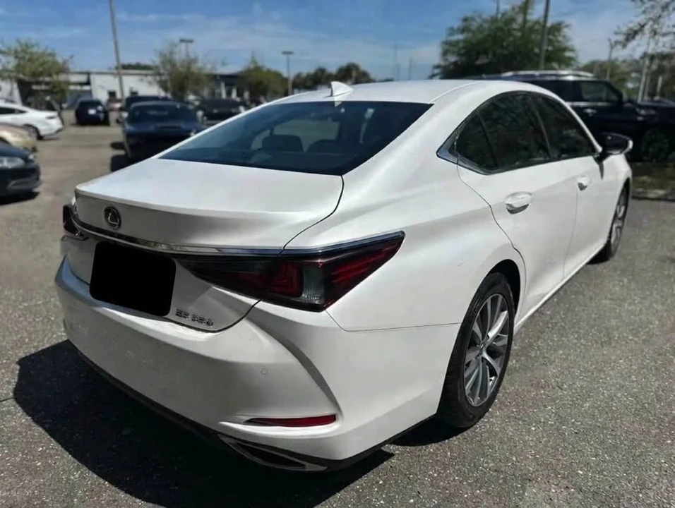 2019 Lexus ES 7th Gen - Image 7 of 20