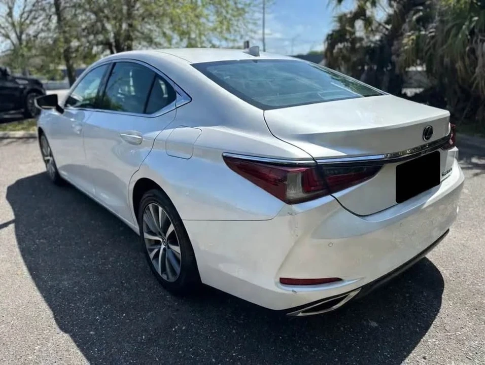 2019 Lexus ES 7th Gen - Image 5 of 20