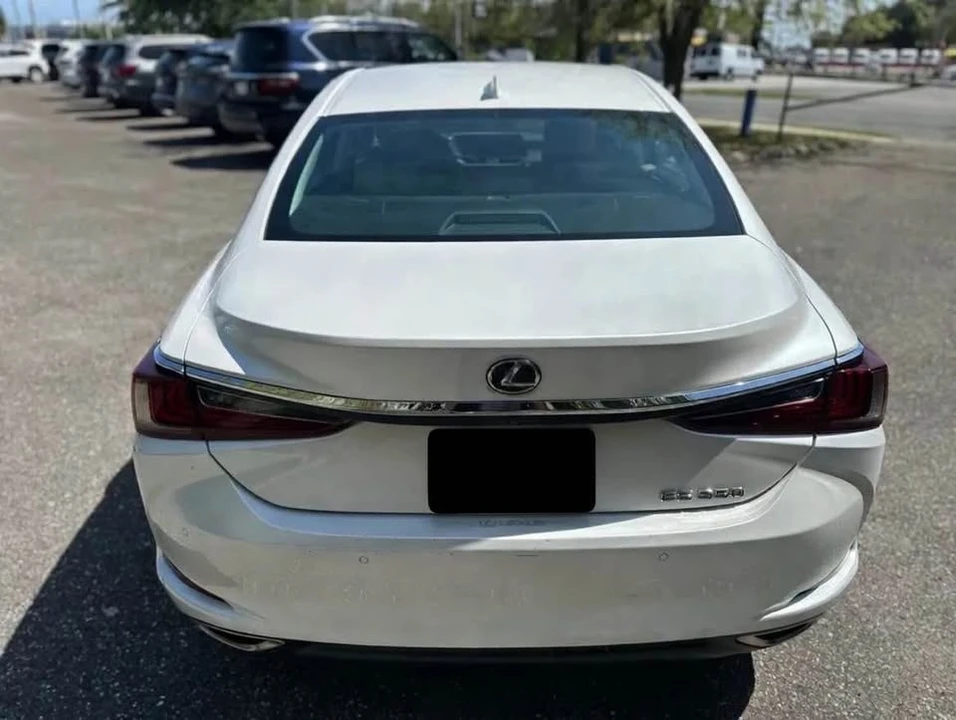 2019 Lexus ES 7th Gen - Image 6 of 20