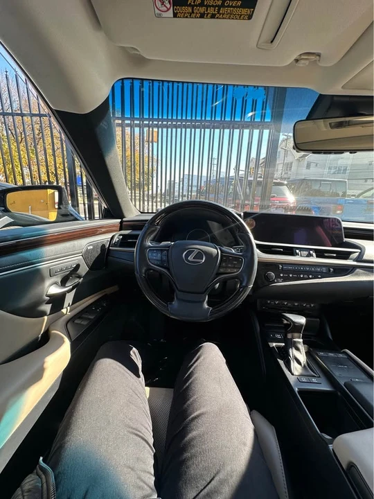 2019 Lexus ES 7th Gen - Image 4 of 12