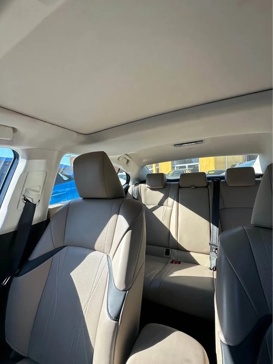 2019 Lexus ES 7th Gen - Image 9 of 12