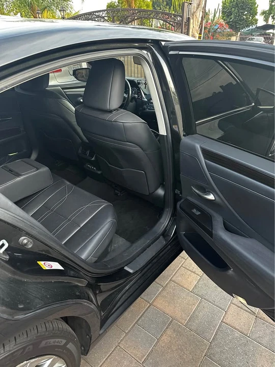 2019 Lexus ES 7th Gen - Image 6 of 13