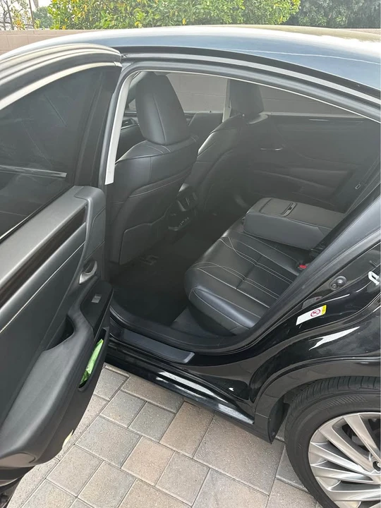 2019 Lexus ES 7th Gen - Image 5 of 13