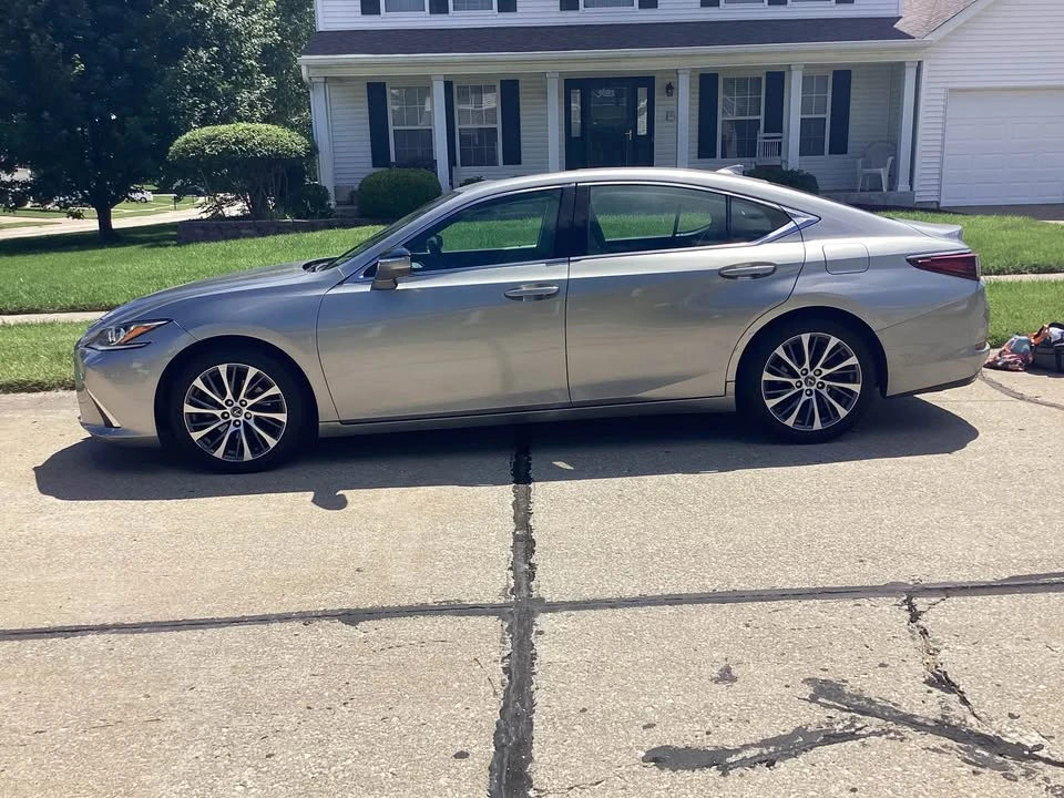 2019 Lexus ES 7th Gen - Image 3 of 11