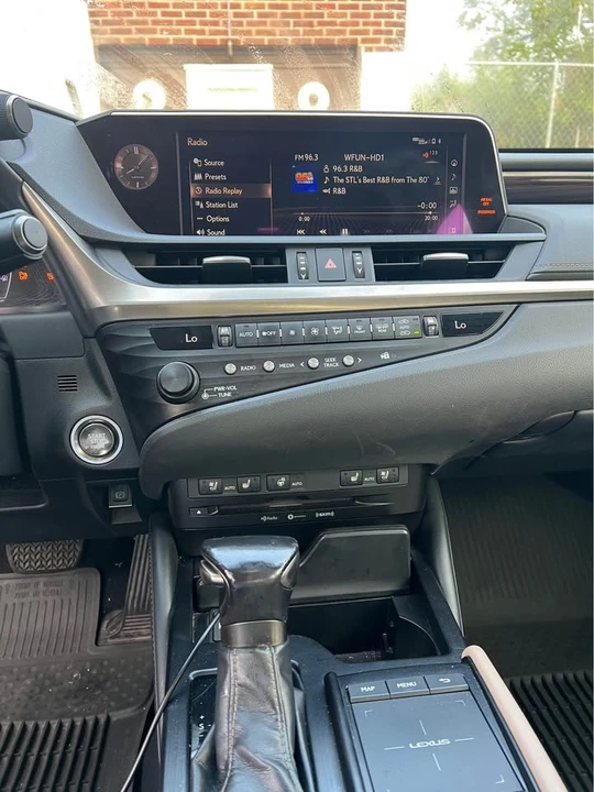 2019 Lexus ES 7th Gen - Image 11 of 11