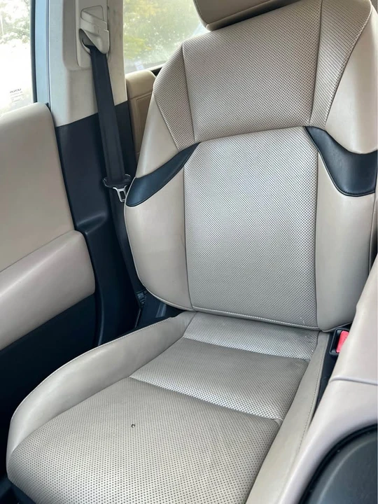 2019 Lexus ES 7th Gen - Image 10 of 11