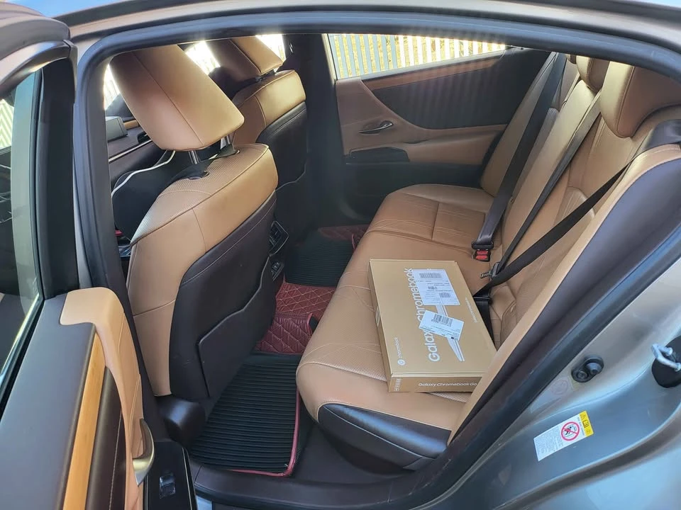 2019 Lexus ES 7th Gen - Image 11 of 12