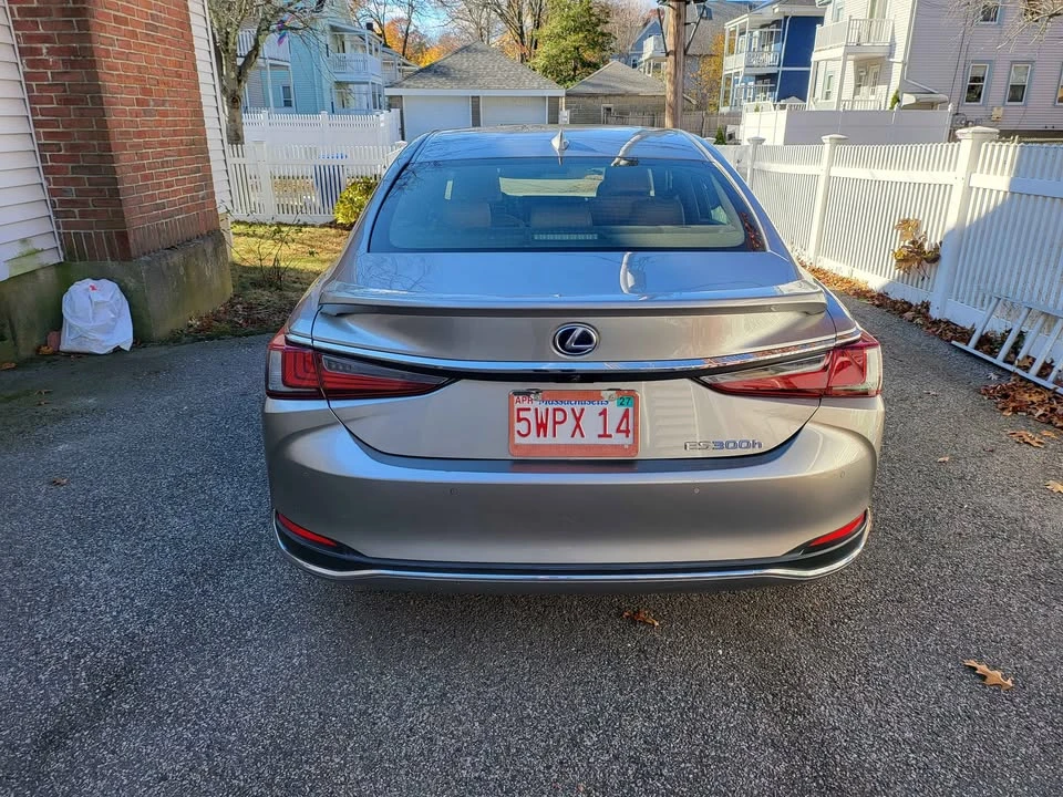 2019 Lexus ES 7th Gen - Image 5 of 12