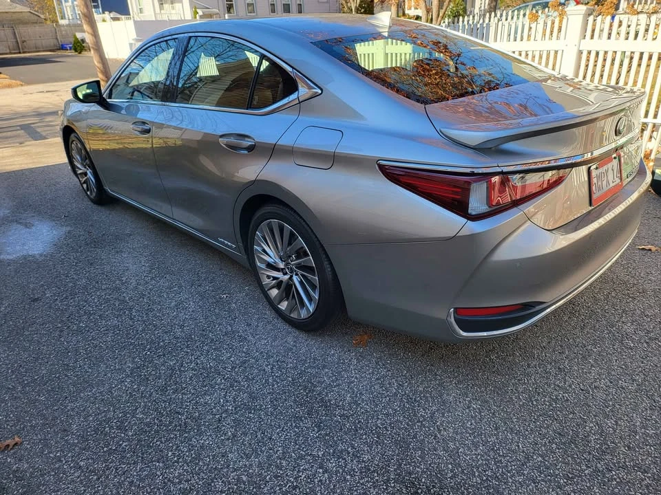 2019 Lexus ES 7th Gen - Image 6 of 12