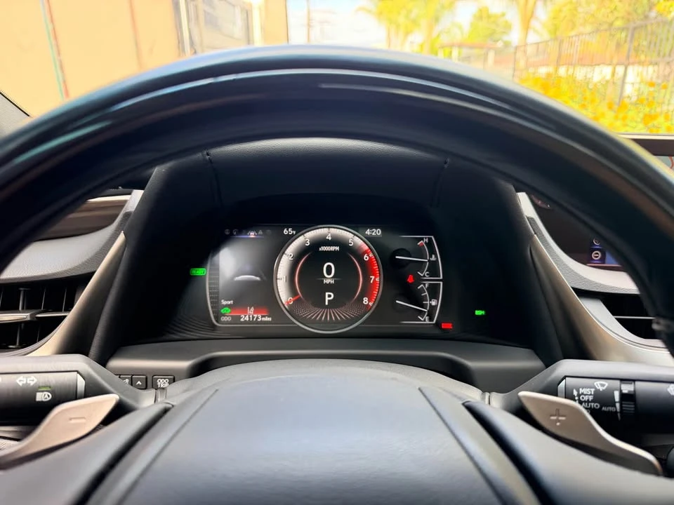 2019 Lexus ES 7th Gen - Image 12 of 16