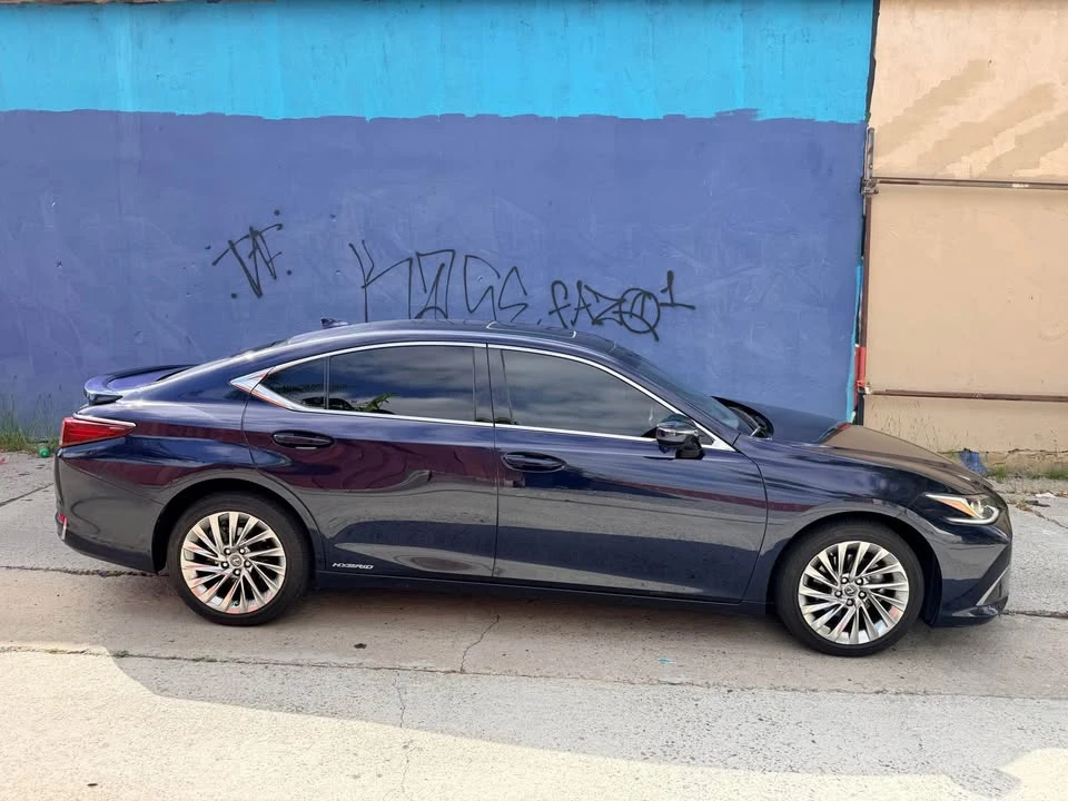 2019 Lexus ES 7th Gen - Image 3 of 16