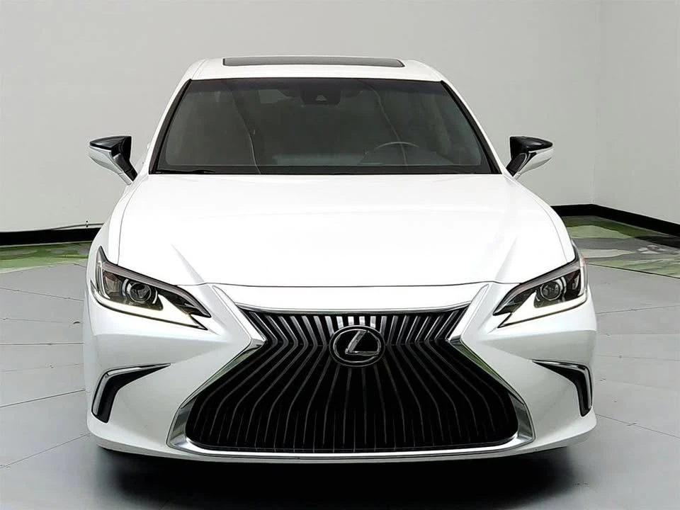 2019 Lexus ES 7th Gen - Image 2 of 20
