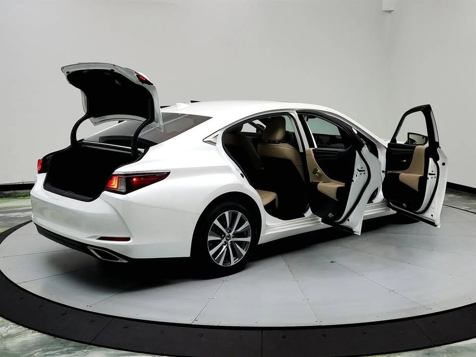 2019 Lexus ES 7th Gen - Image 10 of 20