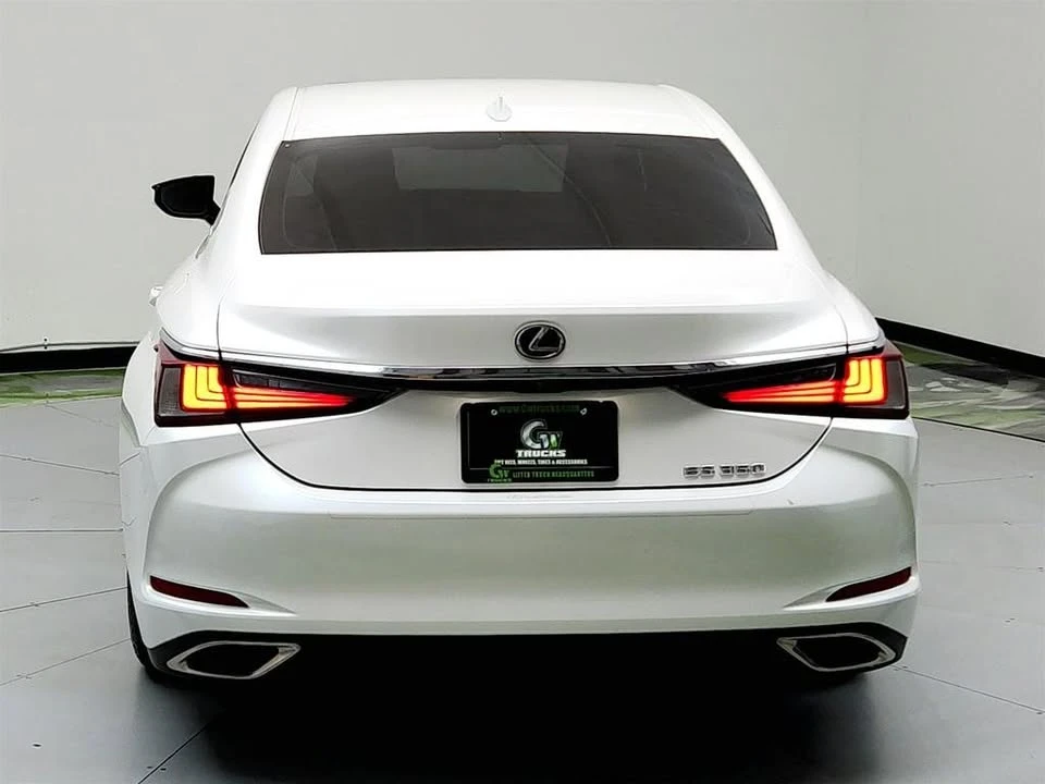 2019 Lexus ES 7th Gen - Image 5 of 20