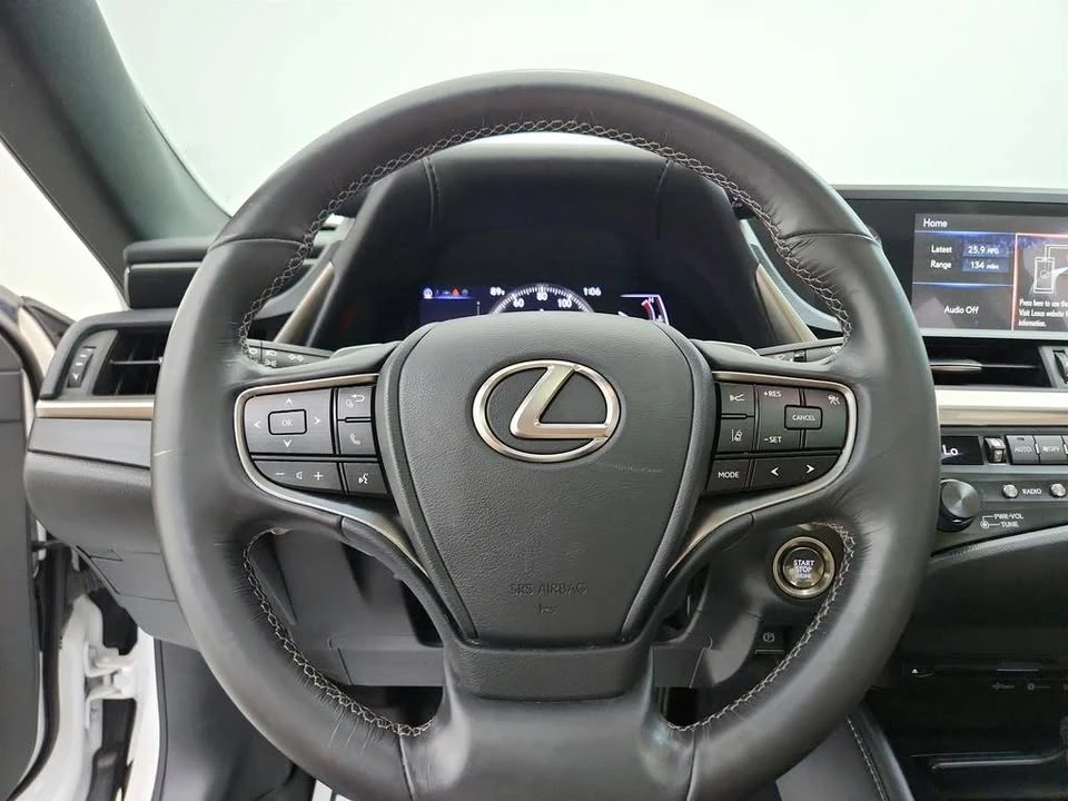 2019 Lexus ES 7th Gen - Image 16 of 20