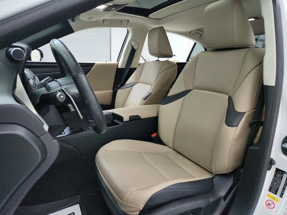2019 Lexus ES 7th Gen - Image 13 of 20
