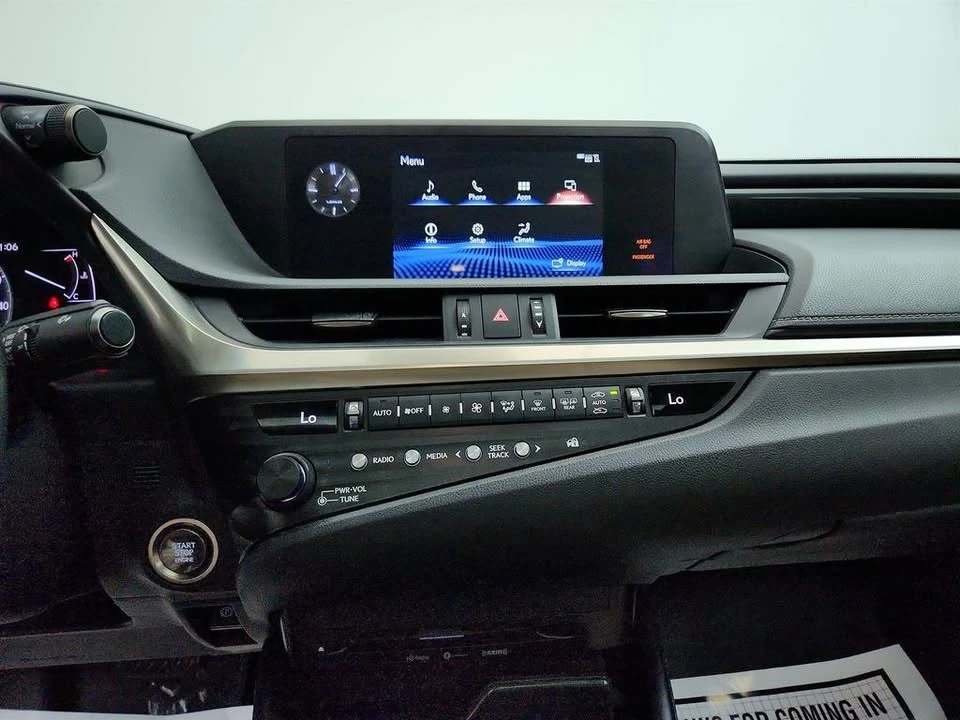 2019 Lexus ES 7th Gen - Image 19 of 20