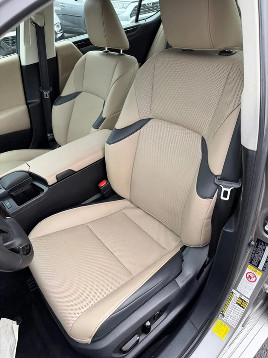 2019 Lexus ES 7th Gen - Image 9 of 17